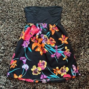 Roxy Black and Floral design Strapless Dress. Women’s small.